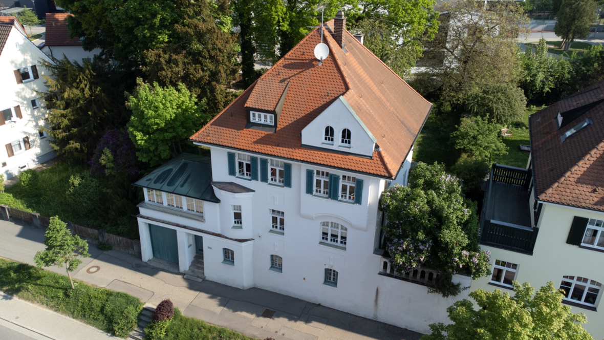data-factory-weisse-villa-neuburg-luftaufnahme-1